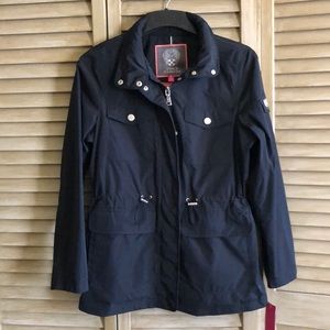 Vince Camuto cinched waist raincoat M
